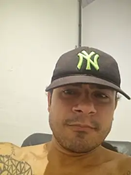 moreno18rn live on Stripchat