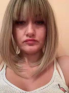 LunaFoxs live cam on StripChat