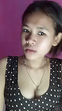 Panyaaa21 live cam on StripChat