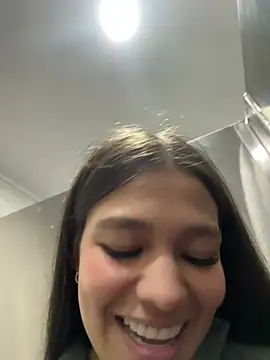 Alyshanon18 live sex cam