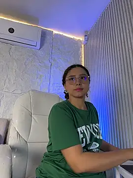 MarelynSummer live cam on StripChat
