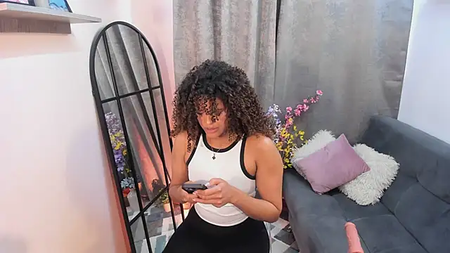 Amelia_bss live cam on StripChat