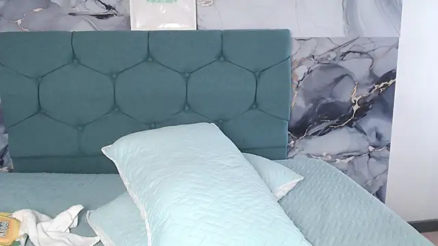 MaximilianRoth live cam on StripChat