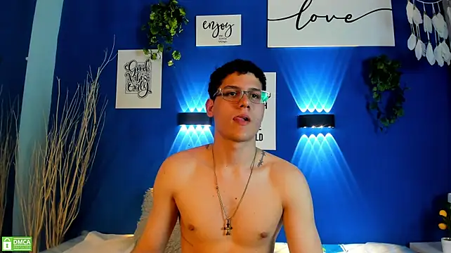 luca_white