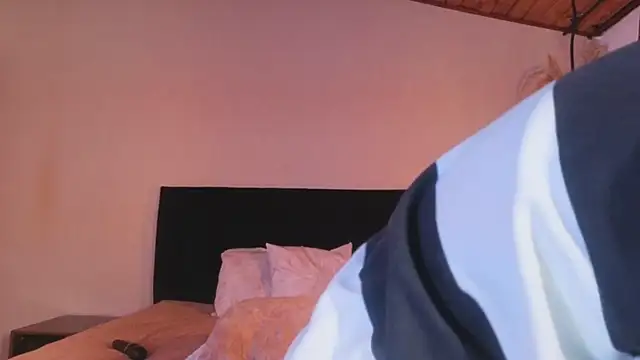 jackiie_ live cam on StripChat