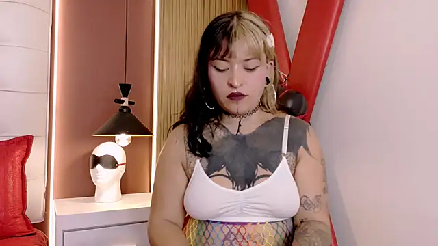 Luanna_2 live cam on StripChat