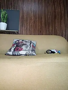 damian_bull live cam on StripChat