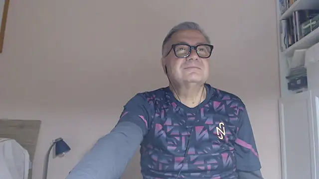YOU6me live cam on StripChat