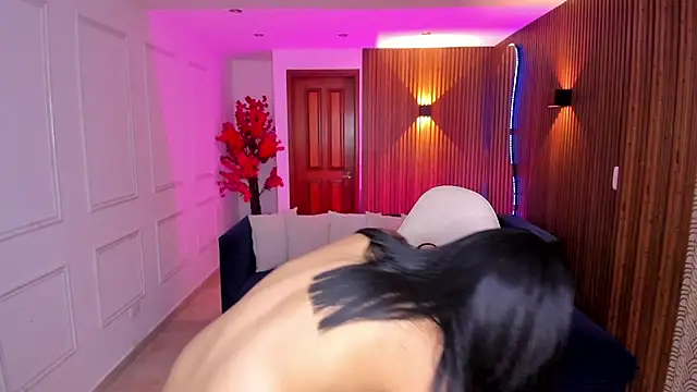 Kloee_brown live cam on StripChat
