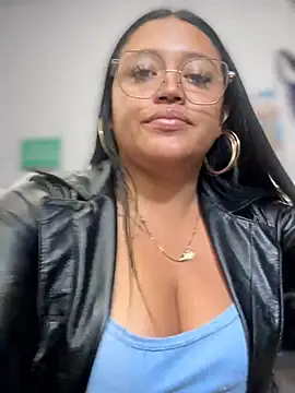 Outdoors-Mia_Khalifa live cam on StripChat