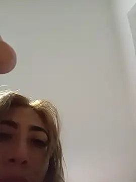 RosalynWilde webcam stripchat model stream image
