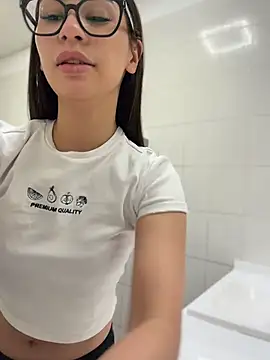 Aria51 live cam on StripChat