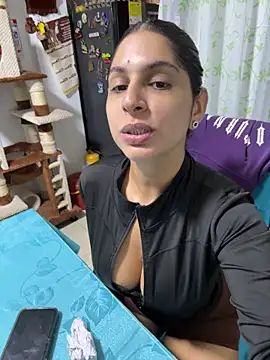 Webcam en directo de la chica charlotte_stevenss_