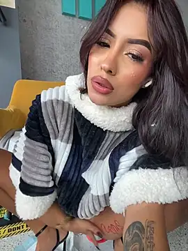 MystiqueXXX webcam