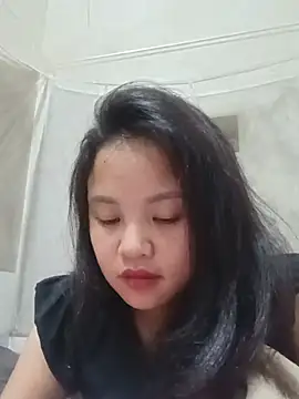 Pretty-haert live cam on StripChat