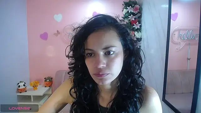 Tyna_ch live cam on StripChat