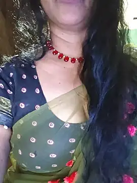 SRUTHI-8 live cam on StripChat