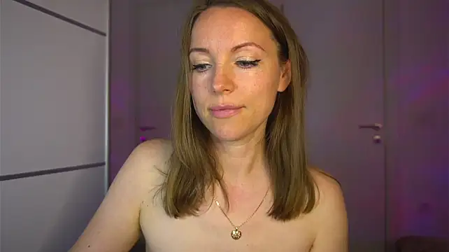 Cocosweetty live cam on StripChat