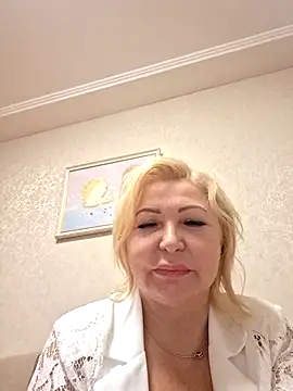 MilaLoveX live cam on StripChat
