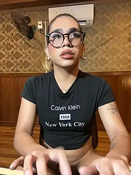 alcyone_hilton live cam on StripChat
