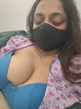 SilkAndShadow live cam on StripChat