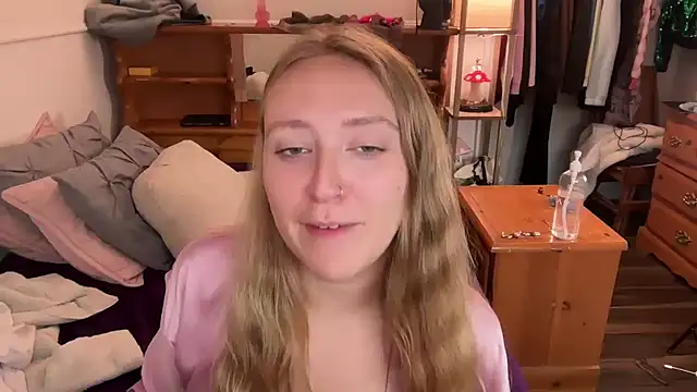 pattyworld69 (F young) - finger my tight pussy