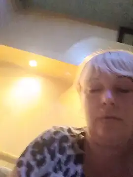 LisaWoulendy live cam on StripChat