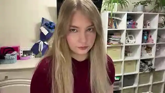 MayaStarlight live cam on StripChat