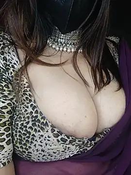 Aanshi22 live cam on StripChat