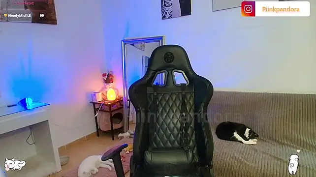 Piinkpandora live cam on StripChat