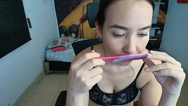 juliet_noir live cam on StripChat
