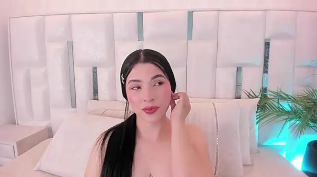 imnikaa_ live cam on StripChat