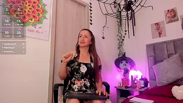 Giovanela_rose live cam on StripChat