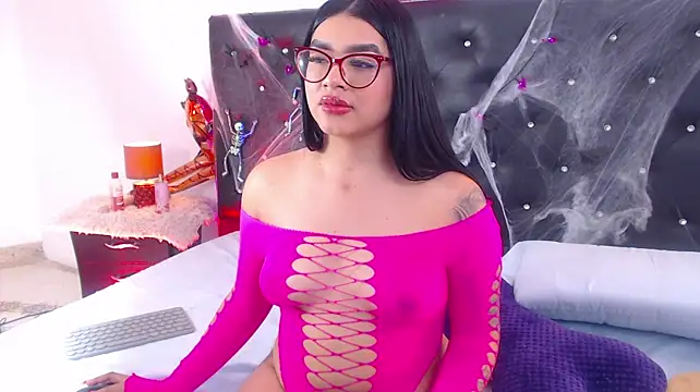 kiarasexy69 live cam on StripChat