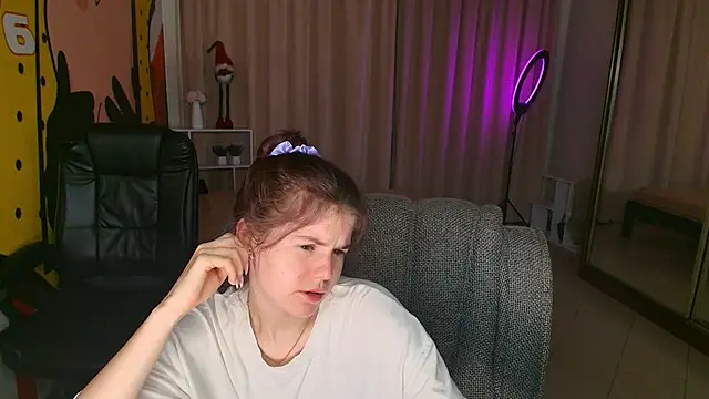 Lilith-BloomX live cam on StripChat