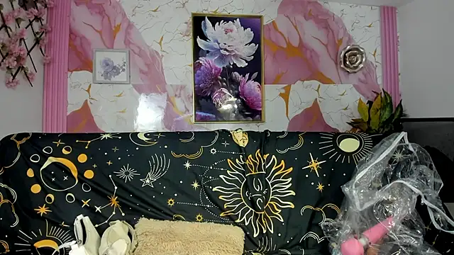 MikyMoon live cam on StripChat