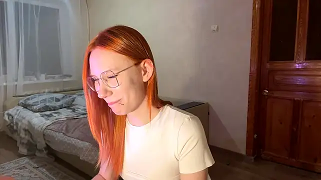 CrystaMio live cam on StripChat