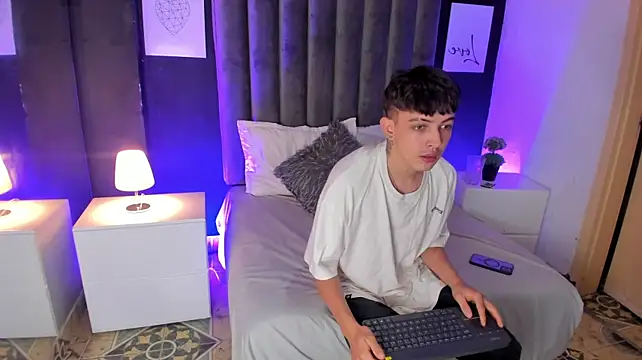 Lian_Miller1_ webcam