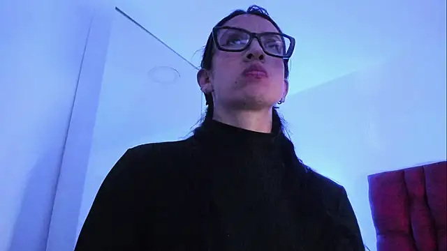 ZarayFeet_ live cam on StripChat