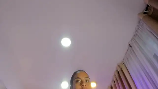 DominicaBecquer live cam on StripChat