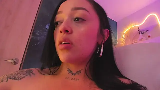 ViolettaHotLatin_