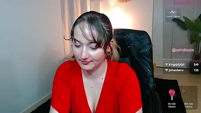 Crystal-dreamt live cam on StripChat