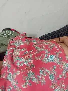 Hot_Riya_999 live cam on StripChat