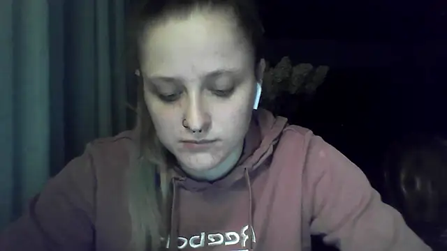 LeaWetGirl live cam on StripChat