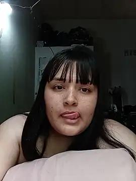 Luu_199 live cam on StripChat