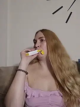 KisaVixen live cam on StripChat