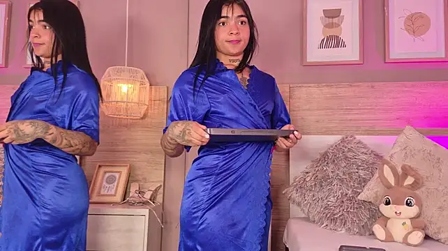 PauVega_ live cam on StripChat