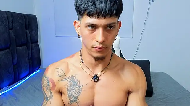Austin_muscle live cam on StripChat