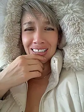 MARILYNKOVANOVA webcam