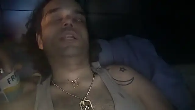 icebergslim281 live sex cam